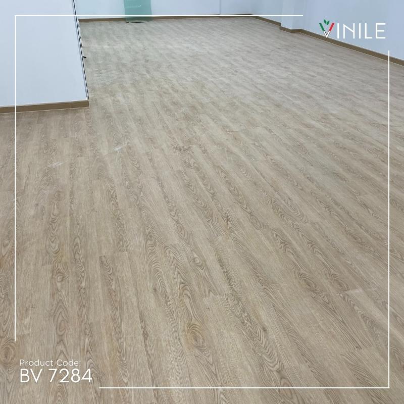 LVT flooring by Vinile Wood Series Product Code: BV 7284