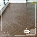 VINILE SPC Click Flooring Code HB 141 Herringboneseries light tone look, 5 mm thick, 100% waterproof.